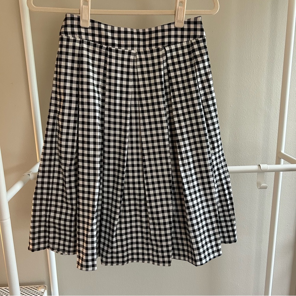⭐️ Black and white gingham skirt